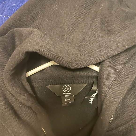 Volcom Sweatshirt - Picture 3 of 4